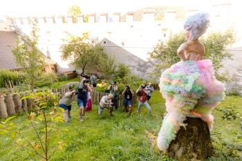 in Italien: Fototag 2027 Lora's atemberaubenden Kreationen